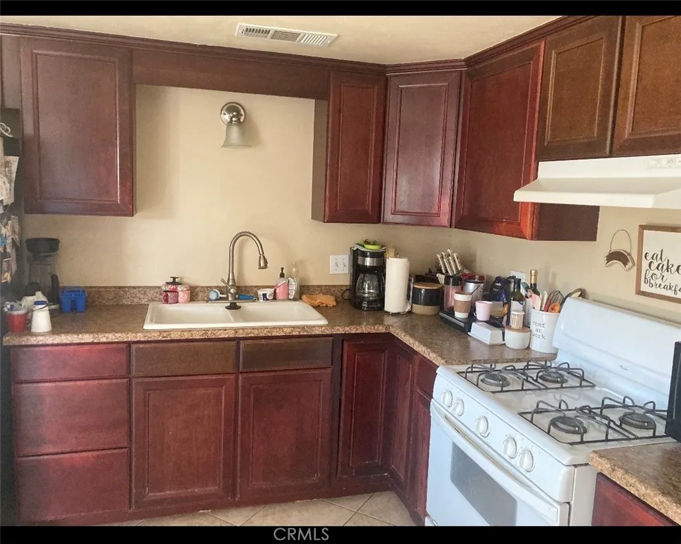 17366 Pinedale Fontana, CA 92335