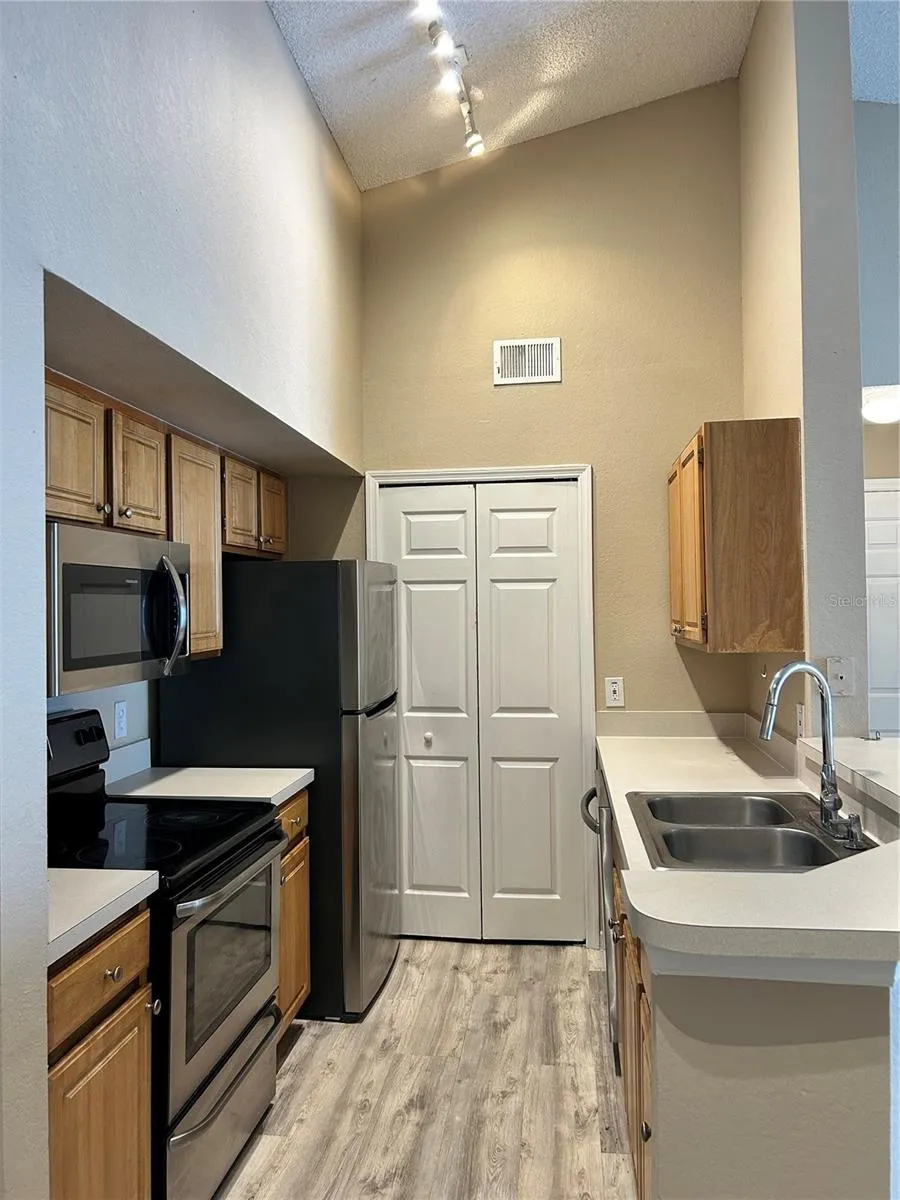 13102 MULBERRY PARK DRIVE #934 Orlando, FL 32821