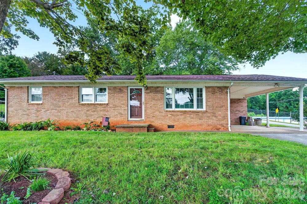 2406 Nix Creek Road Marion, NC 28752