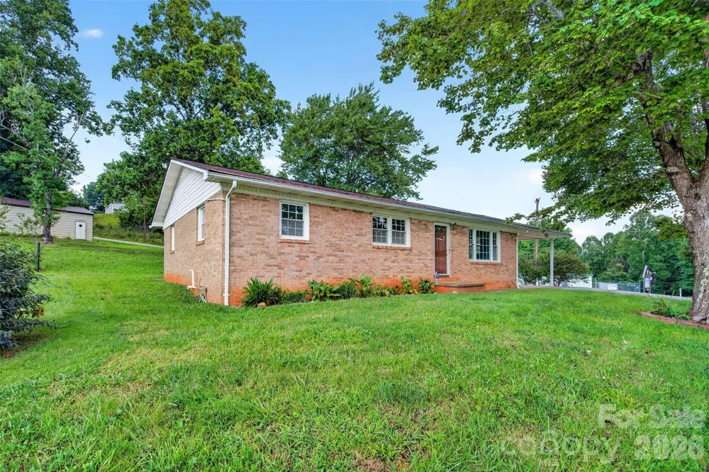 2406 Nix Creek Road Marion, NC 28752