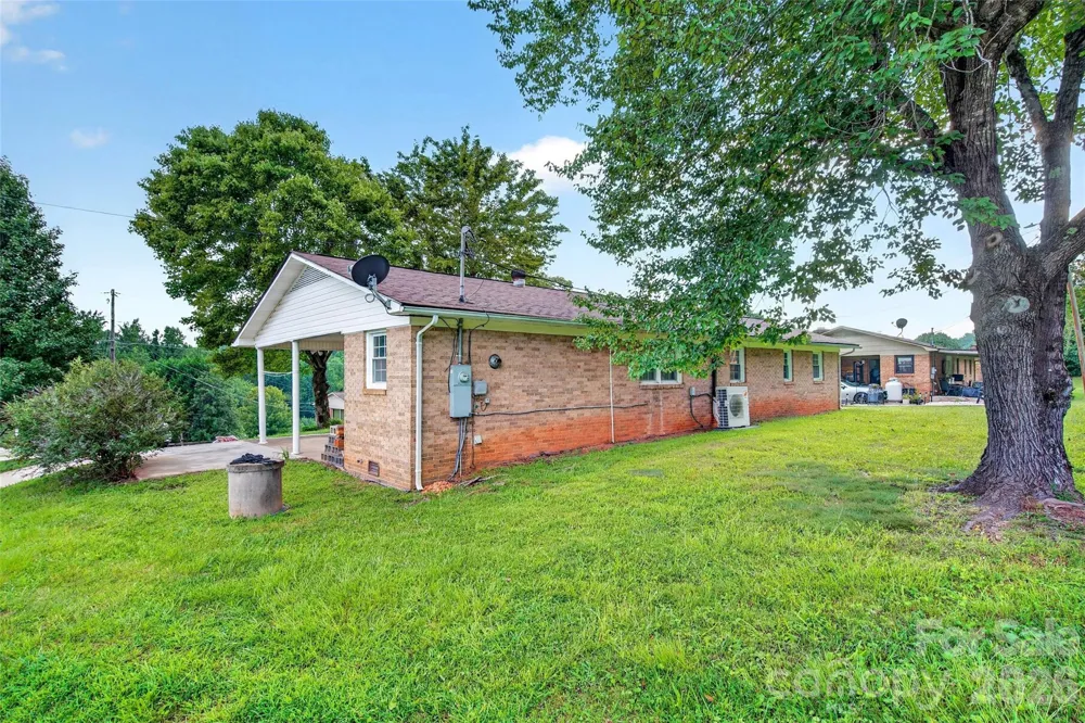 2406 Nix Creek Road Marion, NC 28752