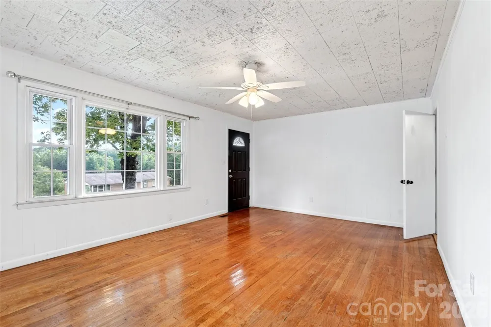 2406 Nix Creek Road Marion, NC 28752