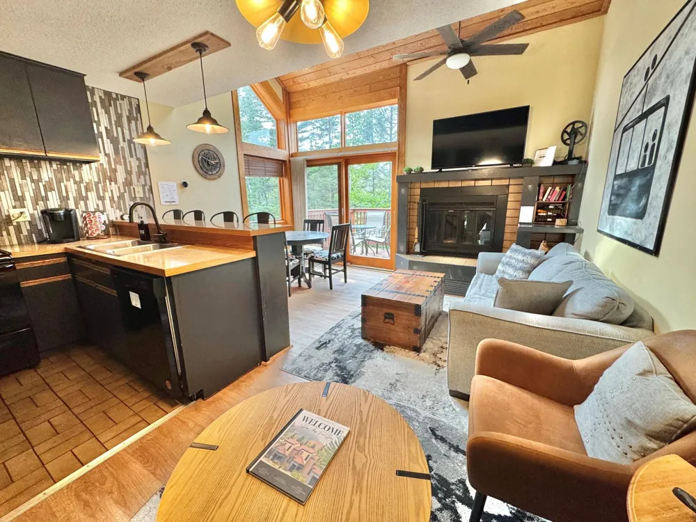 527 Moose Mountain Drive Lutsen, MN 55615