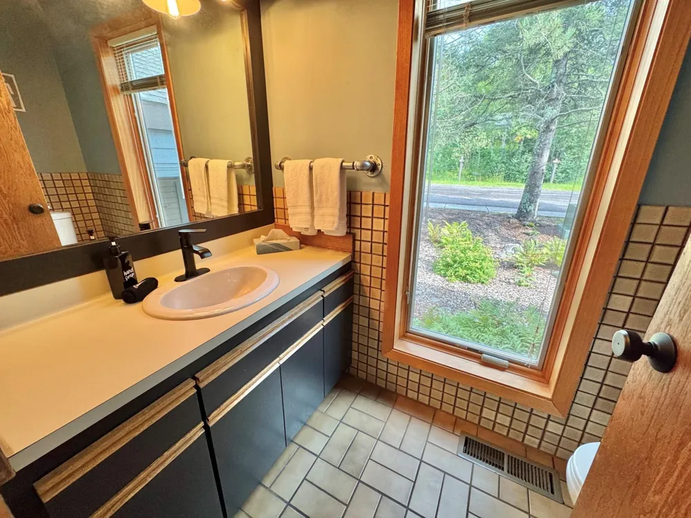 527 Moose Mountain Drive Lutsen, MN 55615