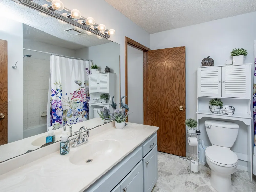 1883 County Road E E White Bear Lake, MN 55110