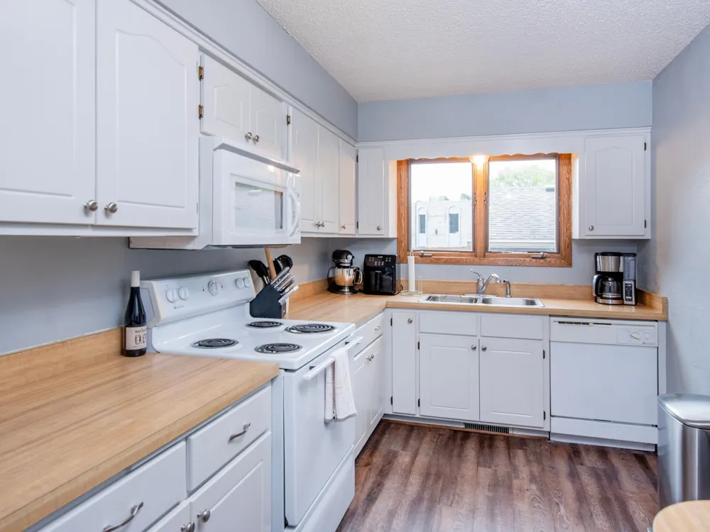1883 County Road E E White Bear Lake, MN 55110