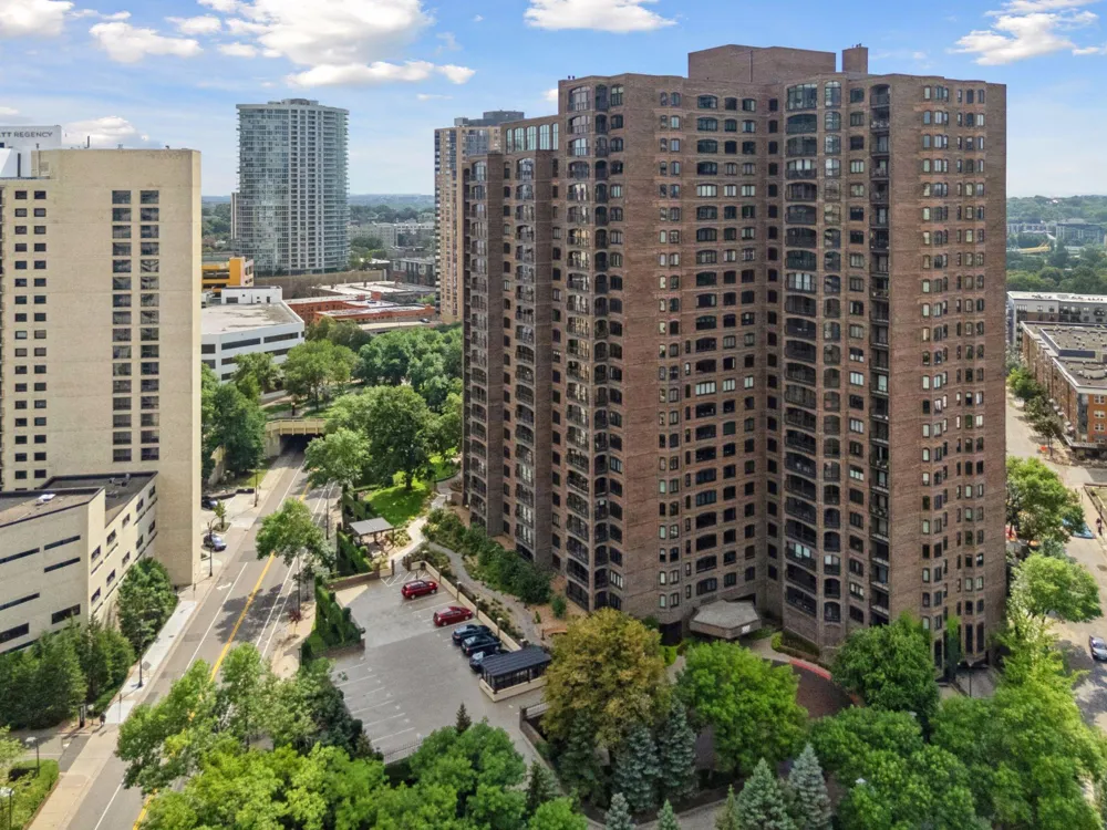 1201 Yale Place #1110 Minneapolis, MN 55403