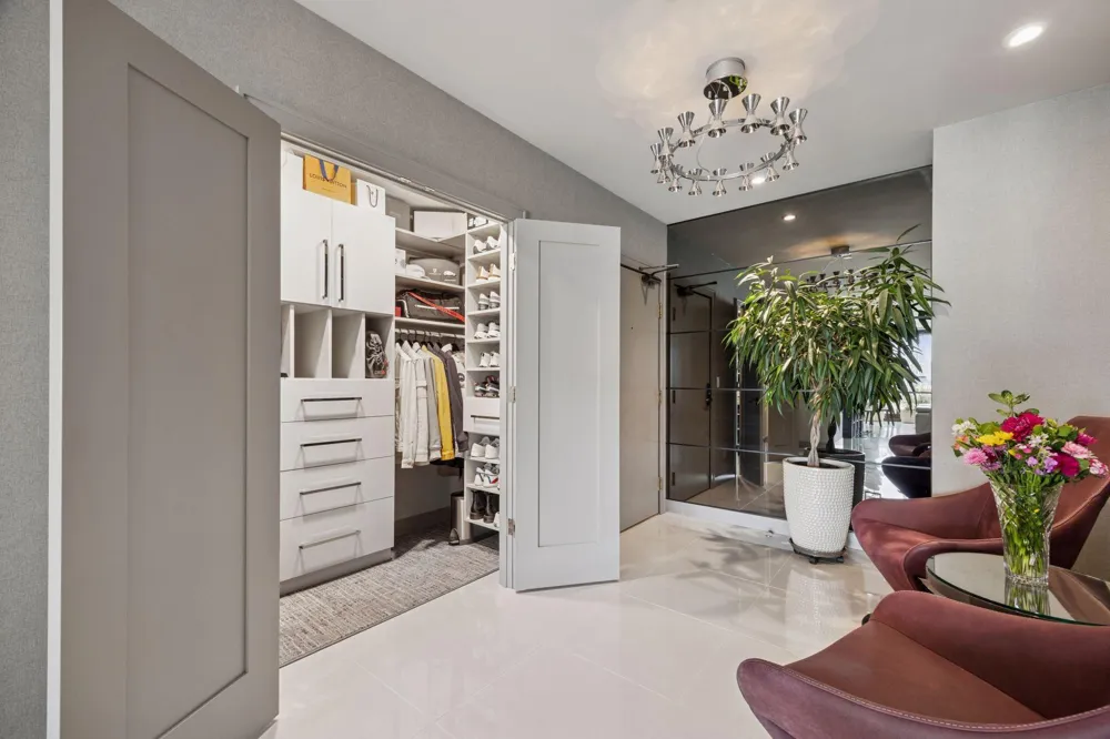 1201 Yale Place #1110 Minneapolis, MN 55403
