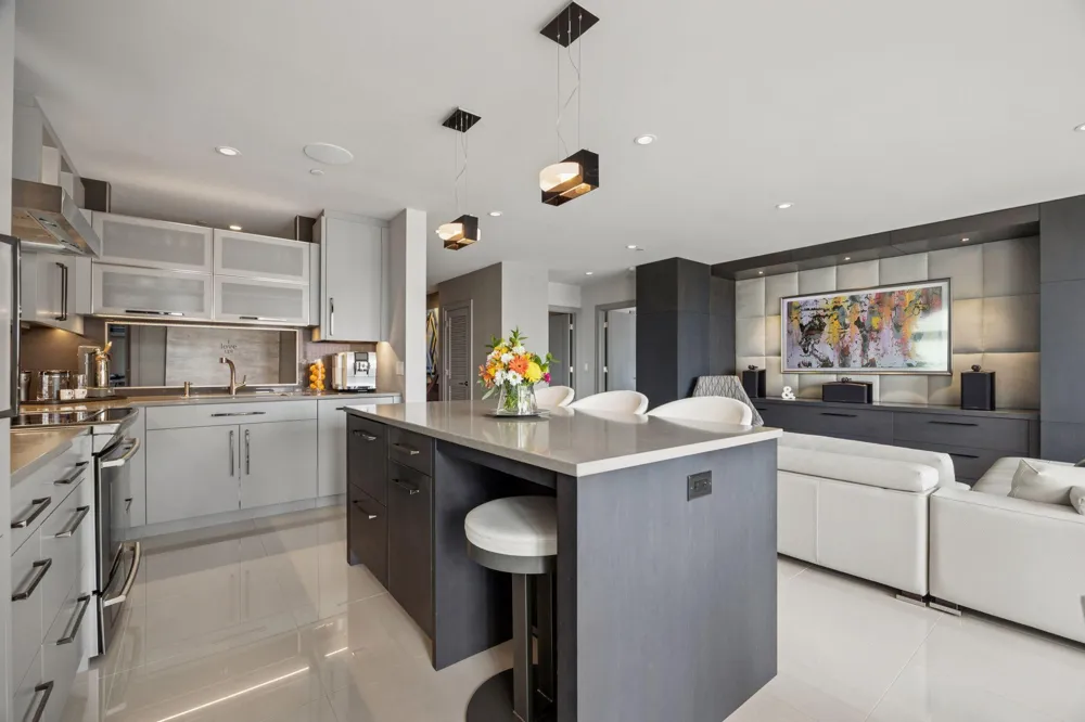 1201 Yale Place #1110 Minneapolis, MN 55403