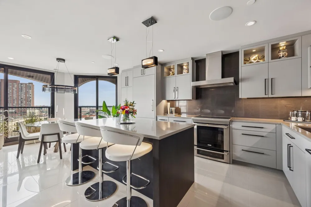 1201 Yale Place #1110 Minneapolis, MN 55403