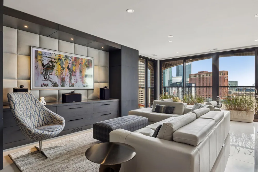 1201 Yale Place #1110 Minneapolis, MN 55403