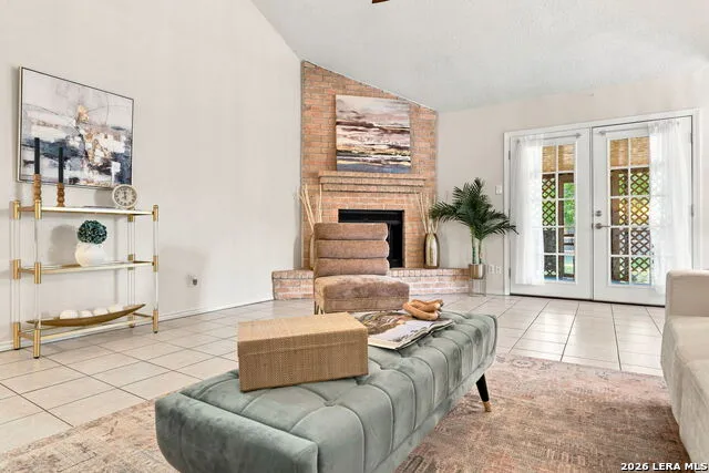 182 Clear Oak Universal City, TX 78148