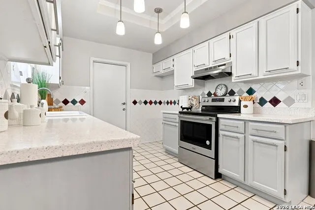 182 Clear Oak Universal City, TX 78148