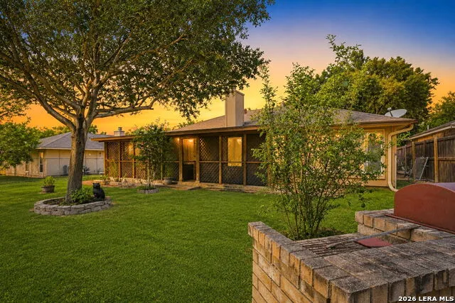 182 Clear Oak Universal City, TX 78148