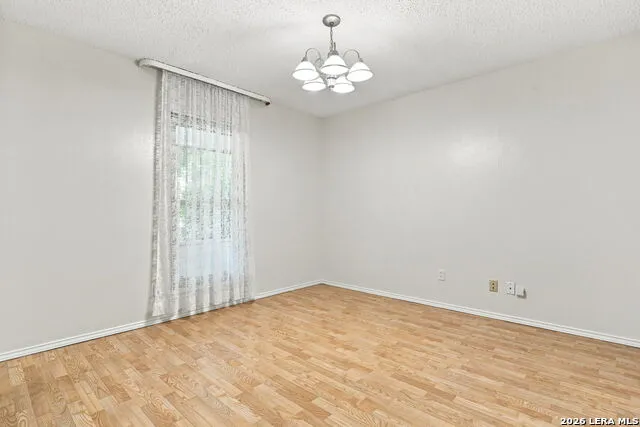 182 Clear Oak Universal City, TX 78148