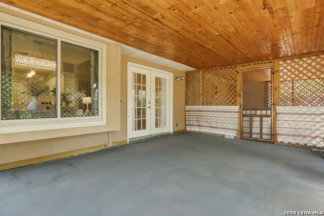 182 Clear Oak Universal City, TX 78148