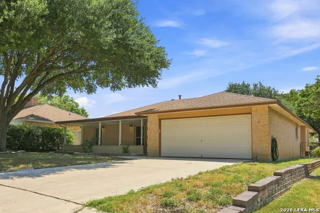 182 Clear Oak Universal City, TX 78148