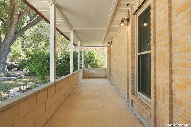 182 Clear Oak Universal City, TX 78148