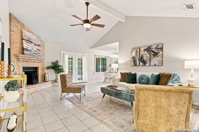 182 Clear Oak Universal City, TX 78148
