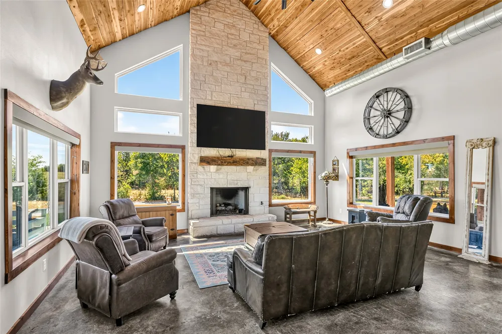 3740 County Road 494 Princeton, TX 75407