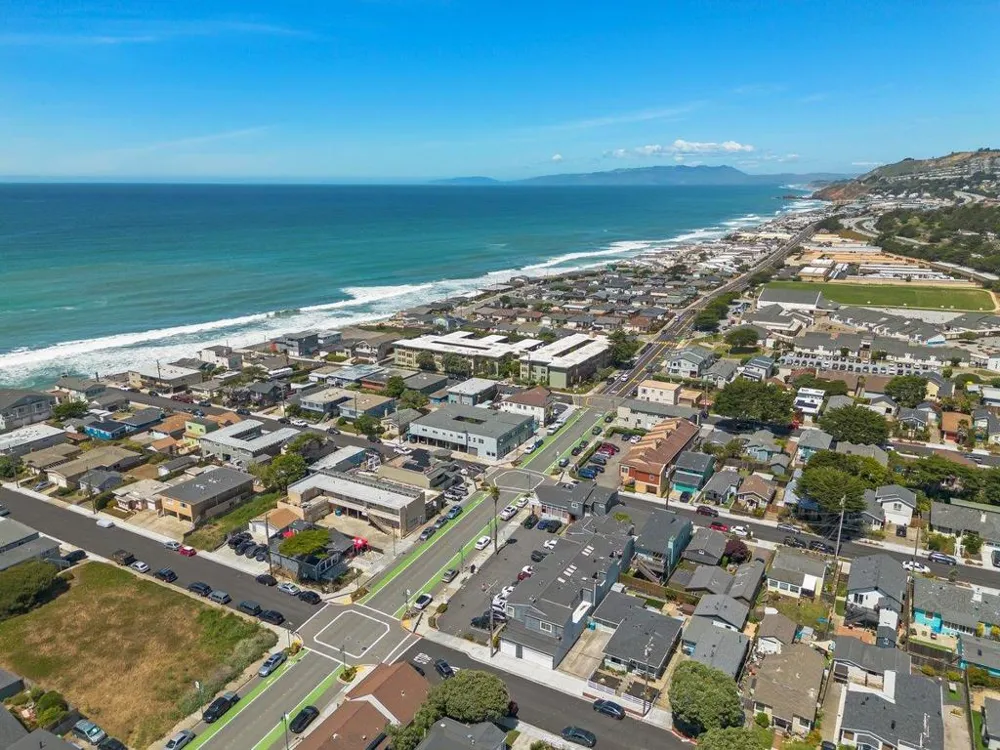 1625 Palmetto Avenue Pacifica, CA 94044