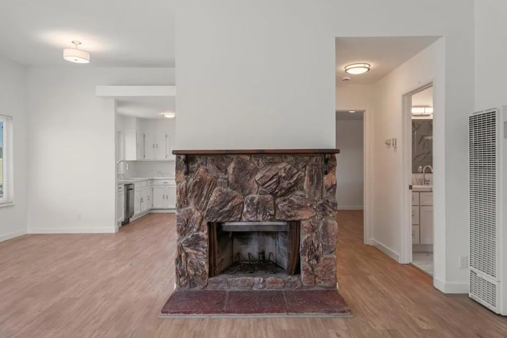 1625 Palmetto Avenue Pacifica, CA 94044