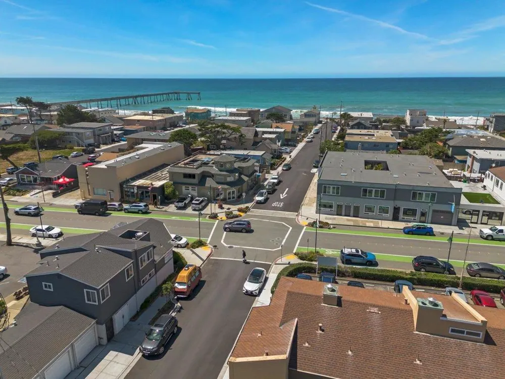 1625 Palmetto Avenue Pacifica, CA 94044