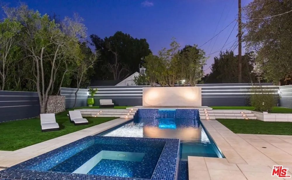 12318 W SUNSET BOULEVARD Los Angeles, CA 90049