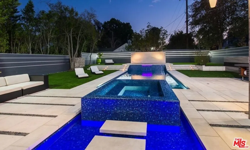 12318 W SUNSET BOULEVARD Los Angeles, CA 90049
