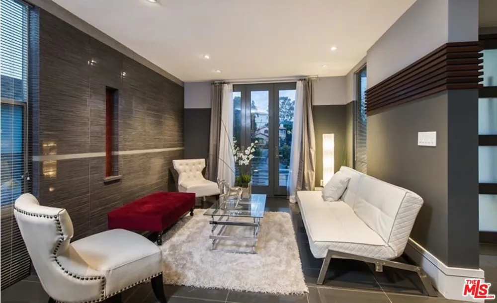 12318 W SUNSET BOULEVARD Los Angeles, CA 90049
