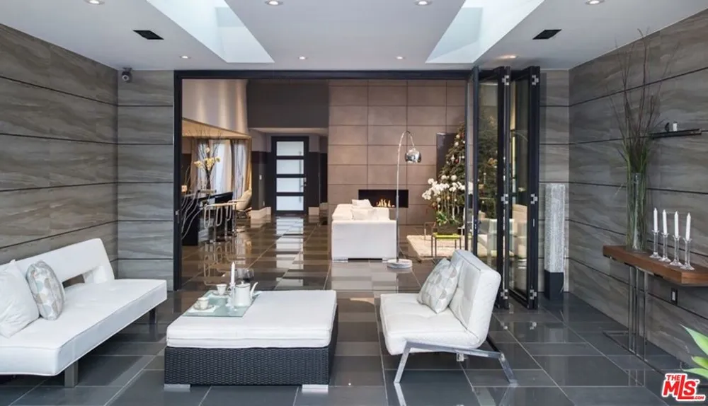 12318 W SUNSET BOULEVARD Los Angeles, CA 90049