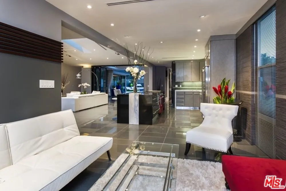 12318 W SUNSET BOULEVARD Los Angeles, CA 90049