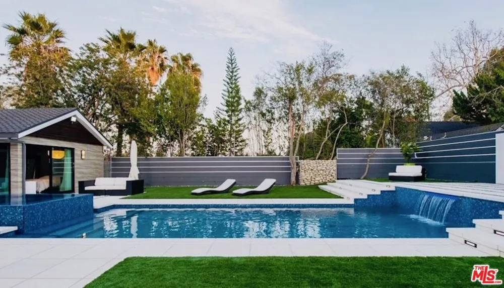 12318 W SUNSET BOULEVARD Los Angeles, CA 90049