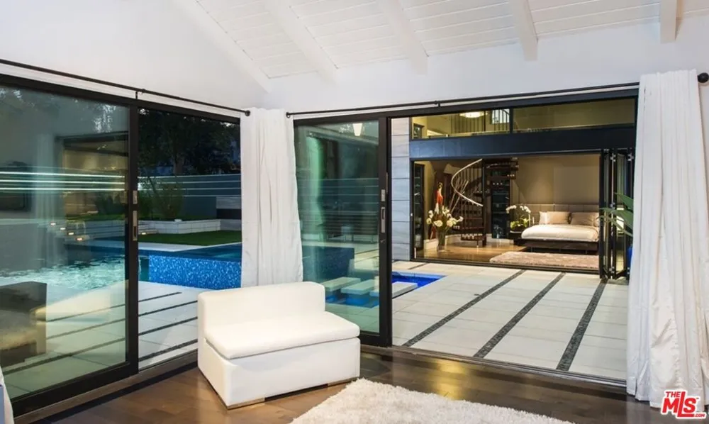 12318 W SUNSET BOULEVARD Los Angeles, CA 90049