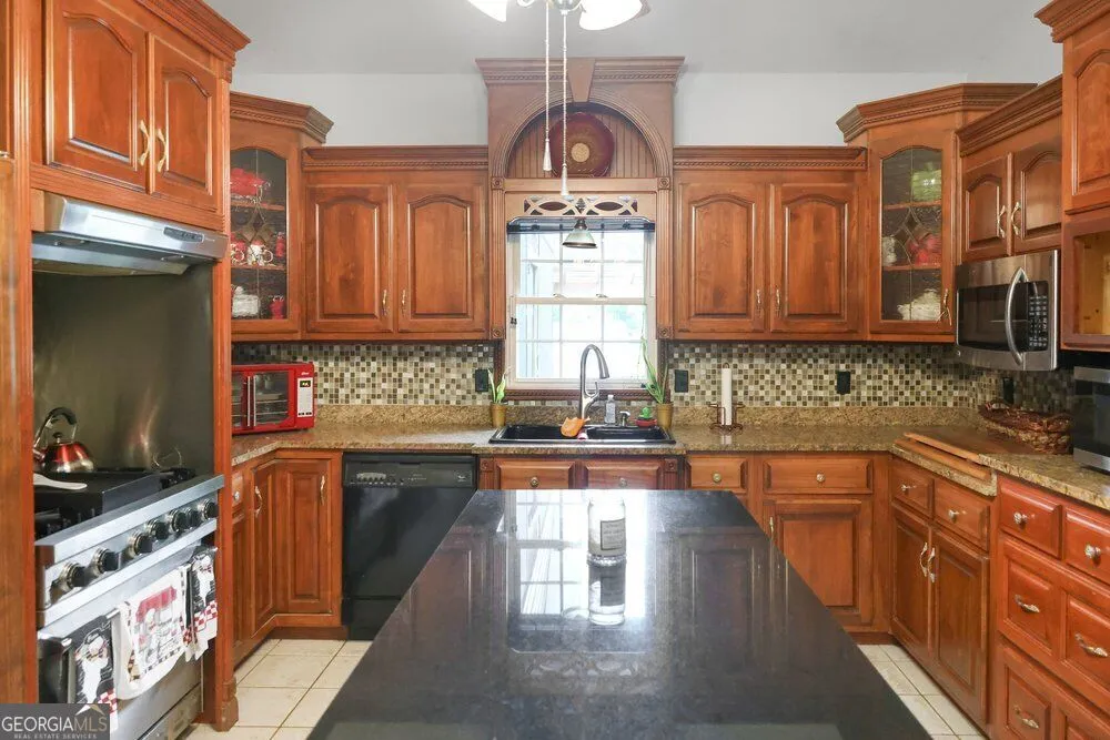 107 Cedar Pond RD Hartwell, GA 30643