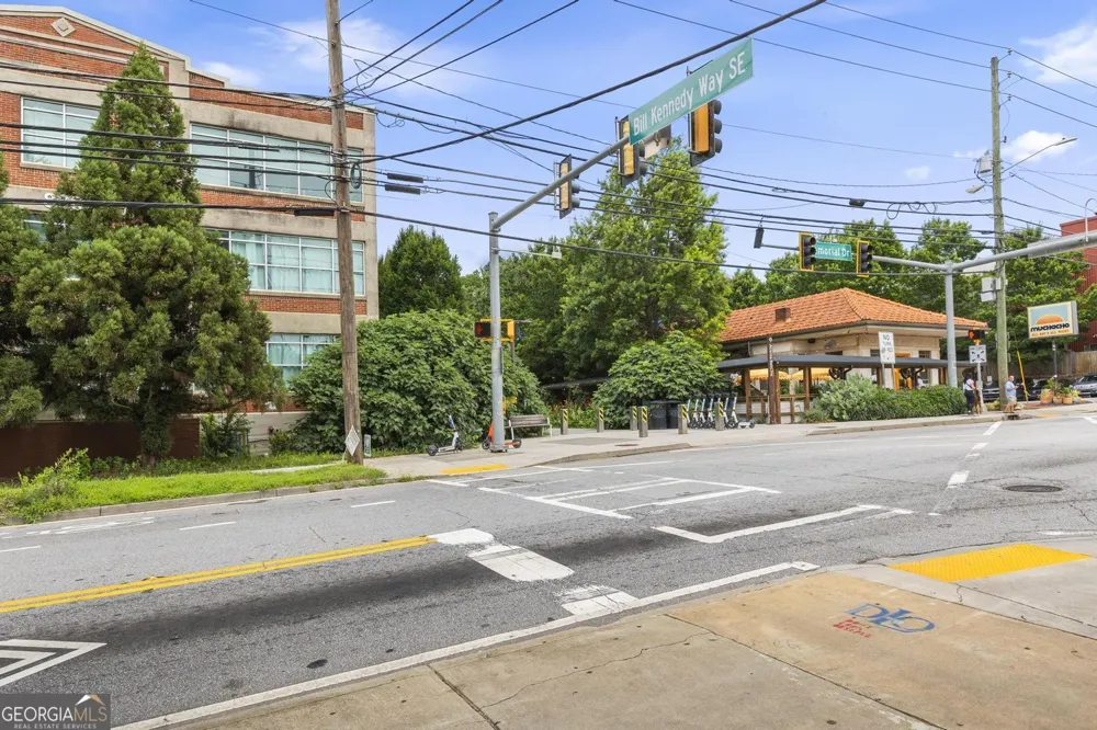 890 Memorial DR SE Atlanta, GA 30316