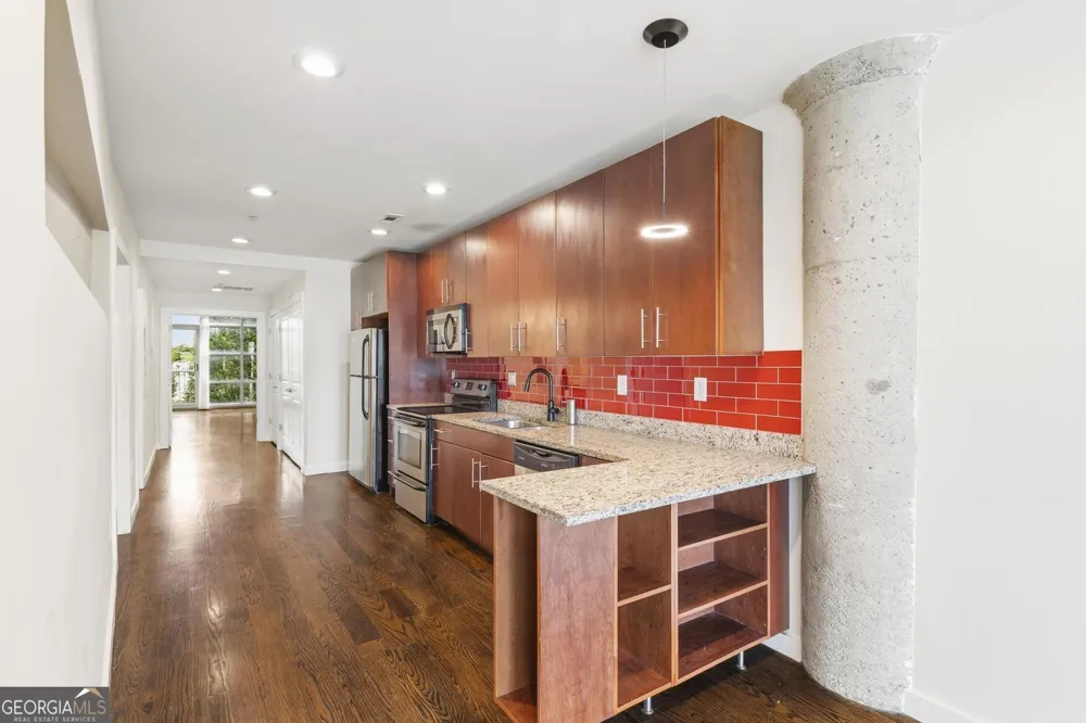 890 Memorial DR SE Atlanta, GA 30316