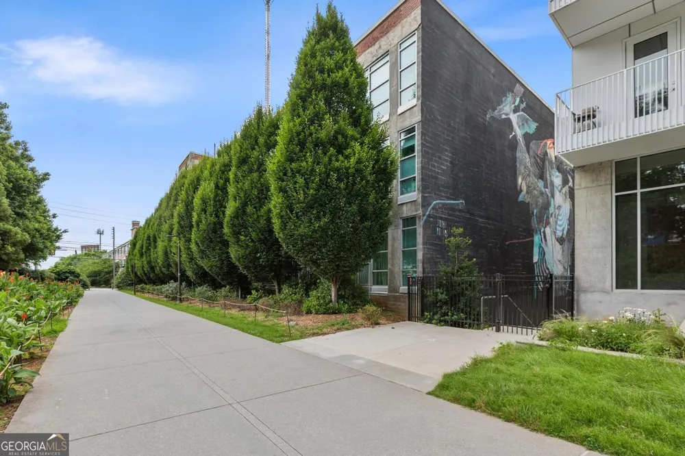 890 Memorial DR SE Atlanta, GA 30316
