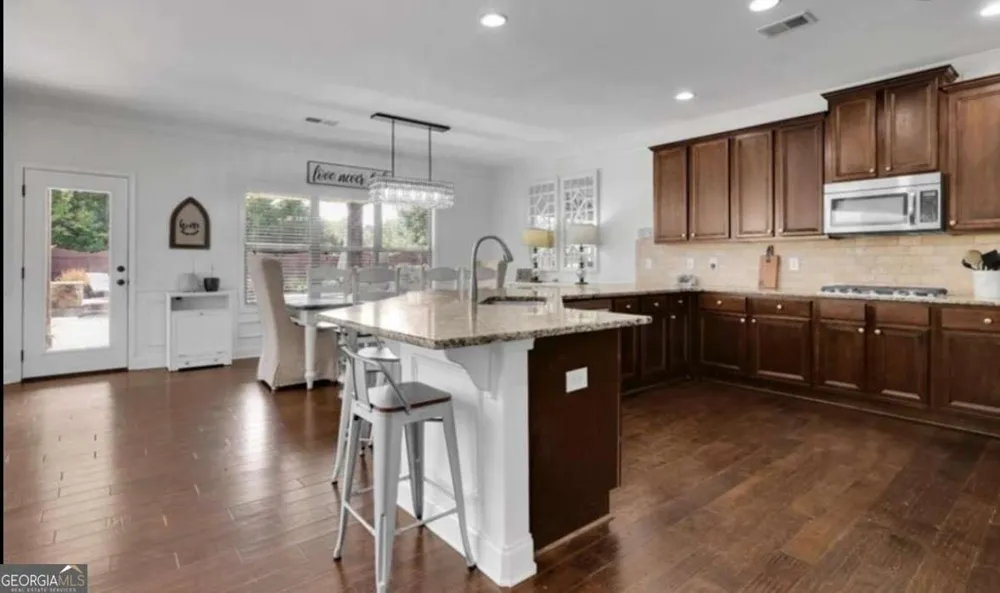 41 Lake Sydney DR Dawsonville, GA 30534