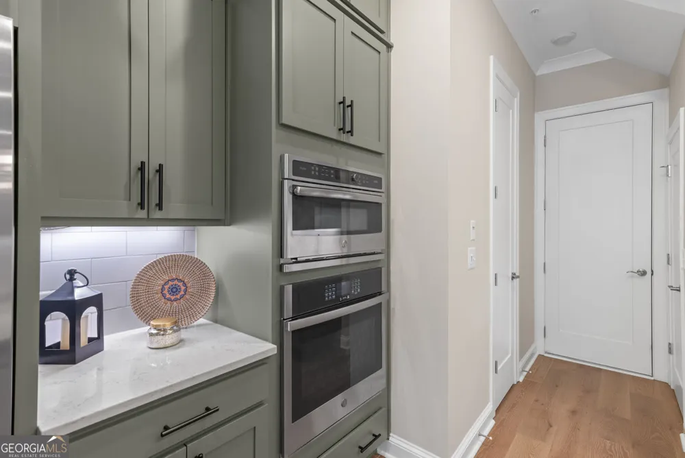 300 Walker AVE Roswell, GA 30076