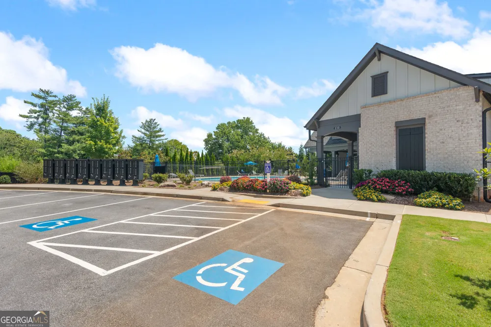300 Walker AVE Roswell, GA 30076