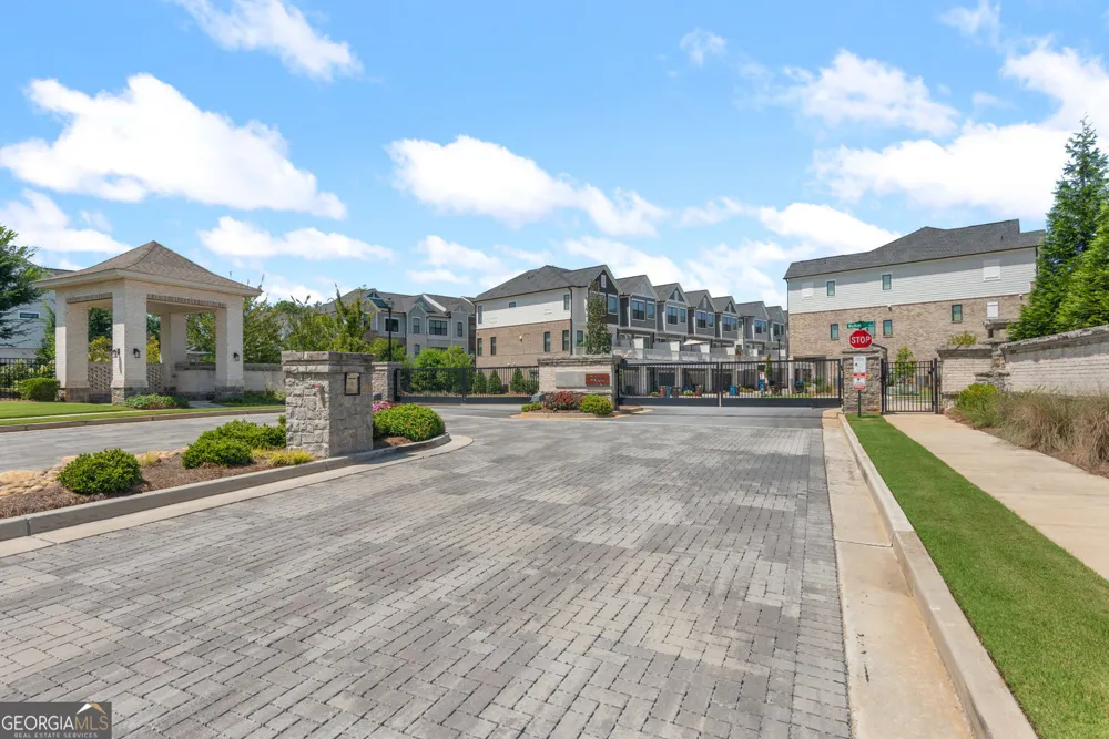 300 Walker AVE Roswell, GA 30076