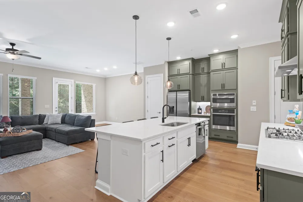 300 Walker AVE Roswell, GA 30076