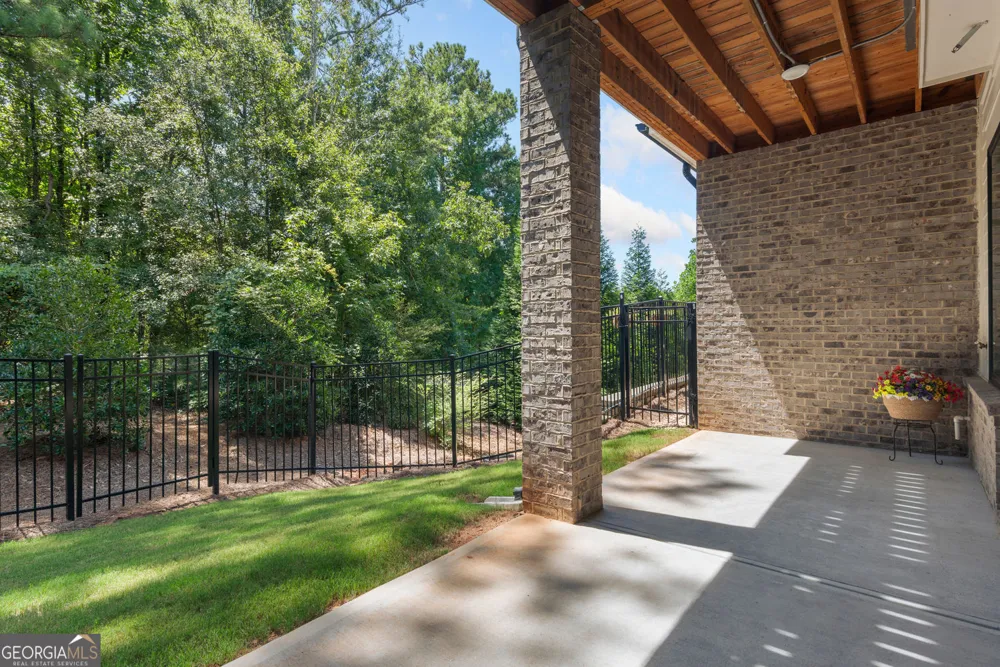 300 Walker AVE Roswell, GA 30076
