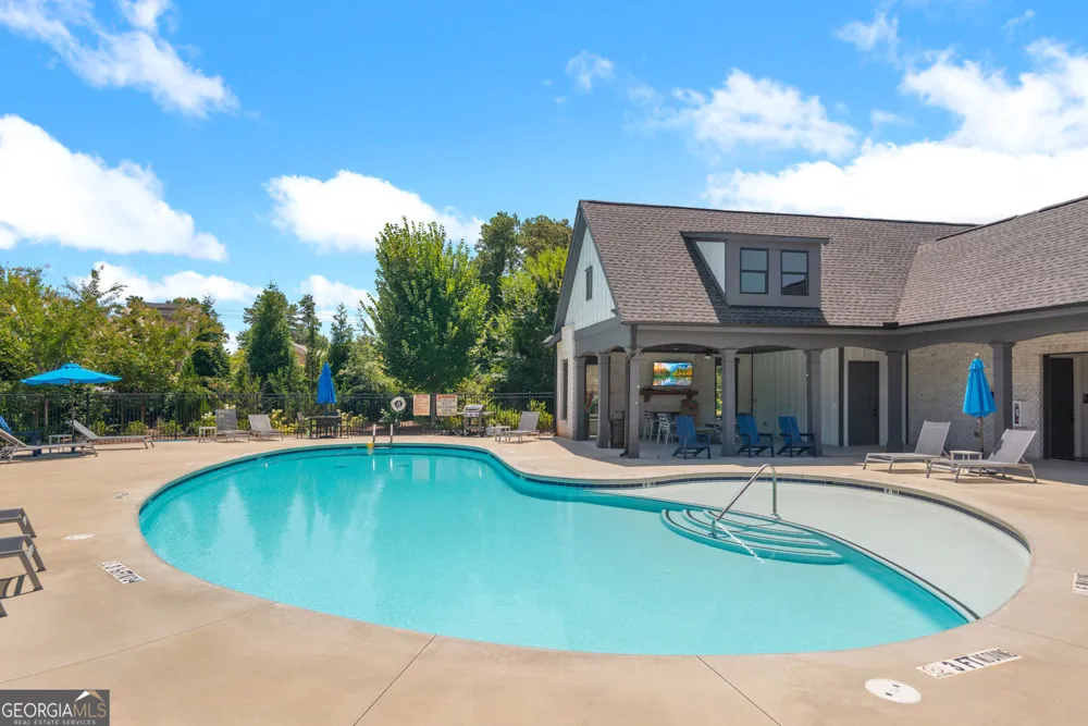 300 Walker AVE Roswell, GA 30076