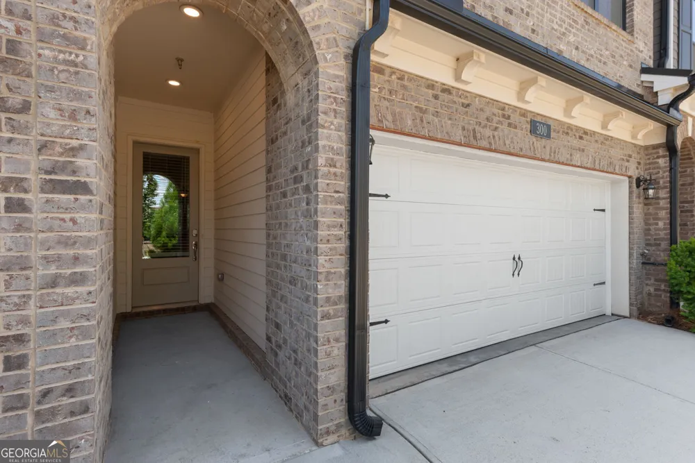 300 Walker AVE Roswell, GA 30076