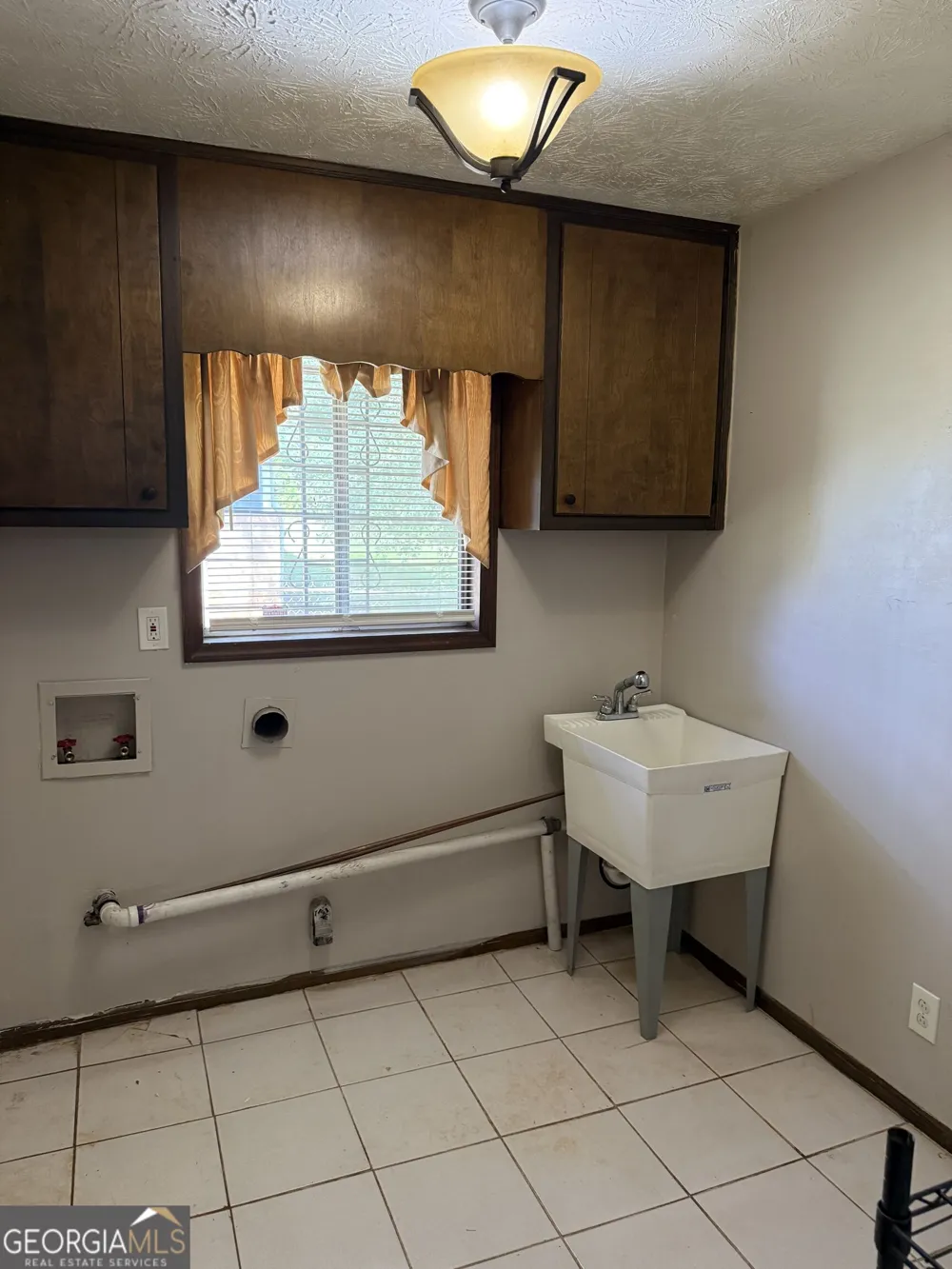 1088 Sherrington DR Stone Mountain, GA 30083
