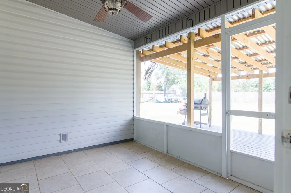 17 Barrett LN Lakeland, GA 31635