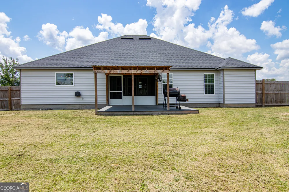 17 Barrett LN Lakeland, GA 31635