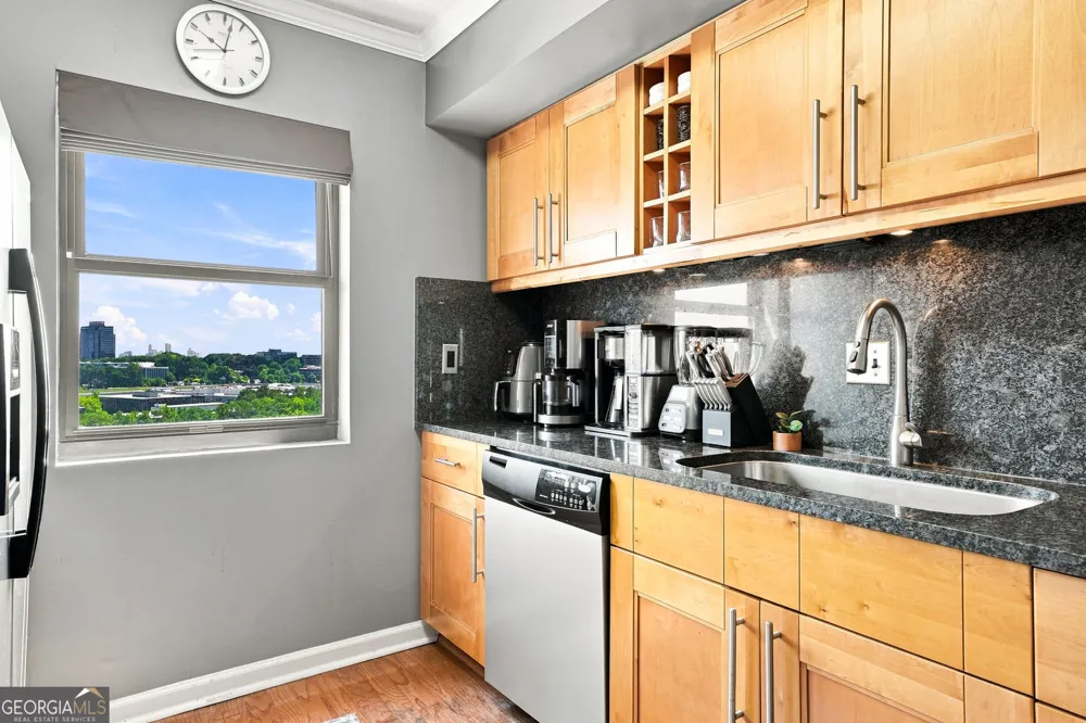 795 Hammond DR Sandy Springs, GA 30328
